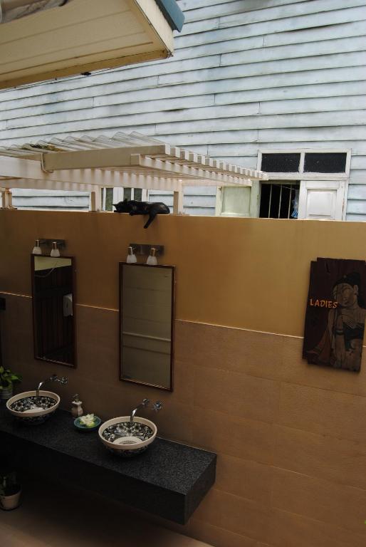 Baan Dinso Hostel Μπανγκόκ Εξωτερικό φωτογραφία